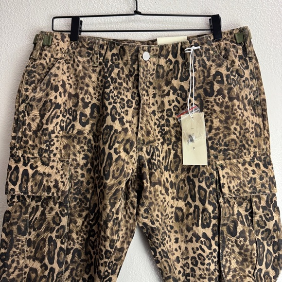 MNML Leopard Vintage Denim Cargo Flare Pants Size 32 - Picture 3 of 10